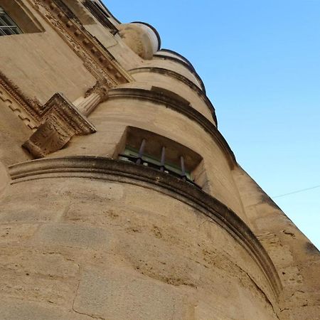 Uzes, Au Coeur Du Centre Medieval Le Logis Du Consul Un Bien D'Exception Du Xvieme Siecle Exterior foto